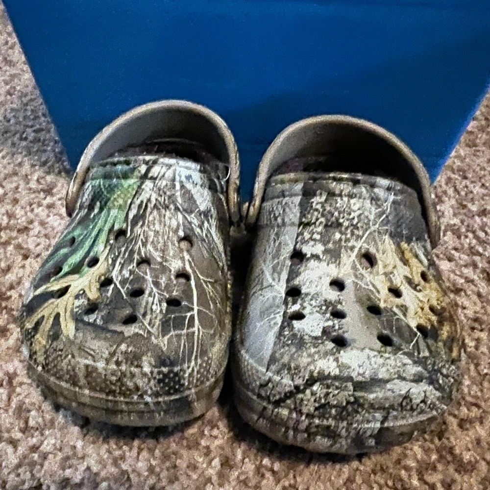 SOLD Crocs Clogs With Fleece Lining Camouflage Toddler Size C5